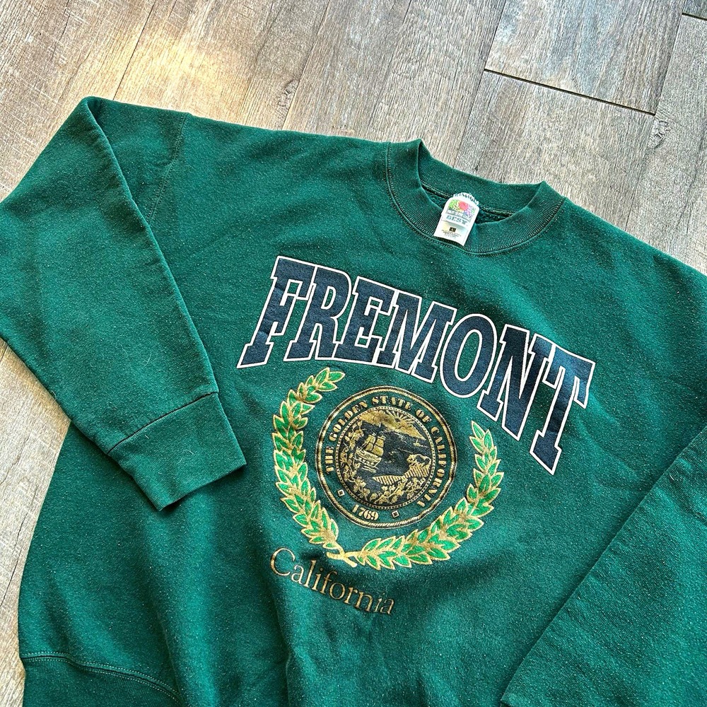 Fruit of the Loom Fremont California Graphic Green Crewneck Fleece Sweatshirt L
